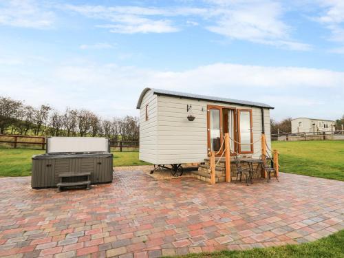 Rhayader House | Highland View: Pet-Friendly 4-Star Retreat with Top Reviews