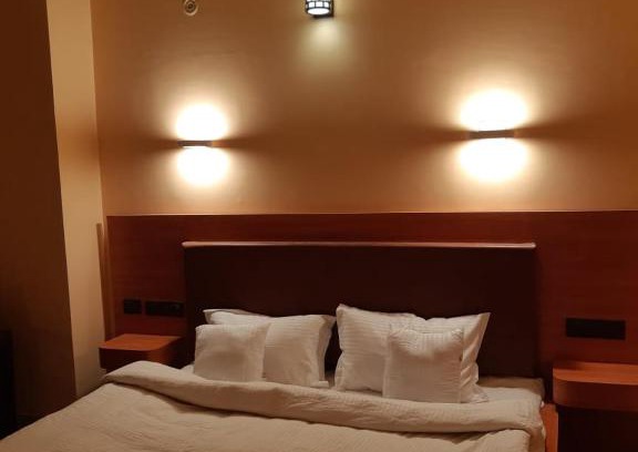 Lansdowne House | Budget-Friendly Highlander Guesthouse with Family-Pet Perks