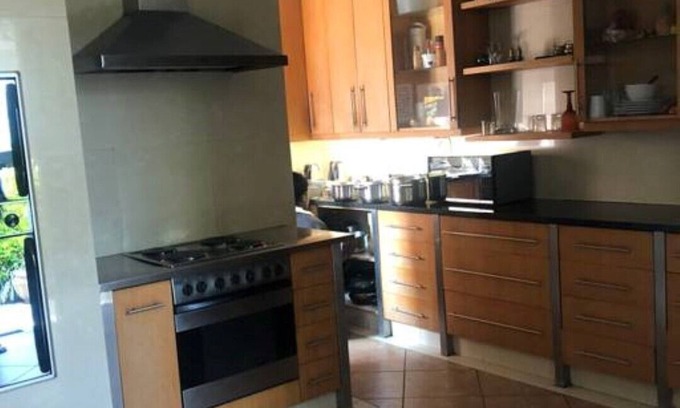 Greater Johannesburg Metropolitan Area House | Budget-Friendly Highlands Bed and Breakfast Experience