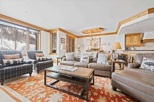 Highlands Townhomes Apartment | Highlands Slopeside 217 by East West Hospitality