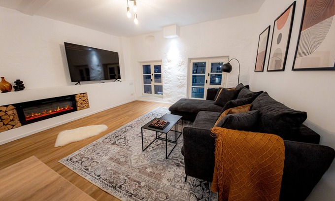 Muehldorf am Inn Apartment | Discover Comfort at Come4stay Stadtblick in Mühldorf