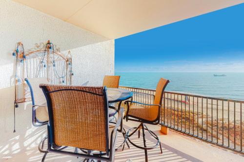 North Ocean City Apartment | Oceanfront Highpoint North 8D: Rated 10/10 with Pool Access