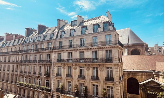 Palais-Royal Apartment | Highstay serviced apartments PYRAMIDES