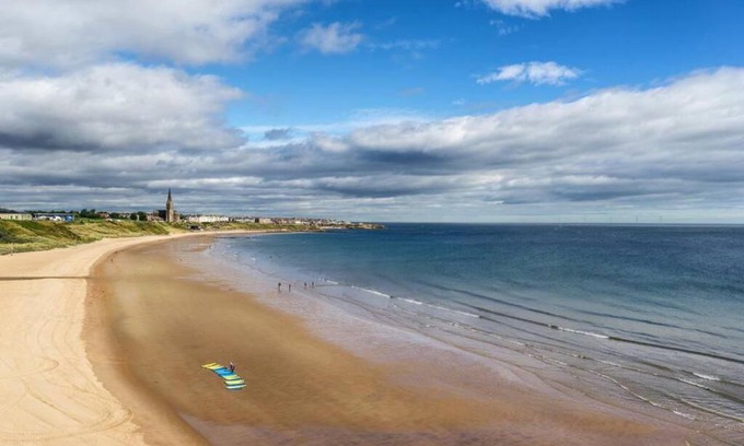 Whitley Bay Apartment | Relax in High Tide Apartment: Ocean Views & Pet Friendly