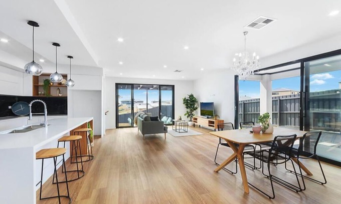 Highton House | Highton Haven Spacious & Serene