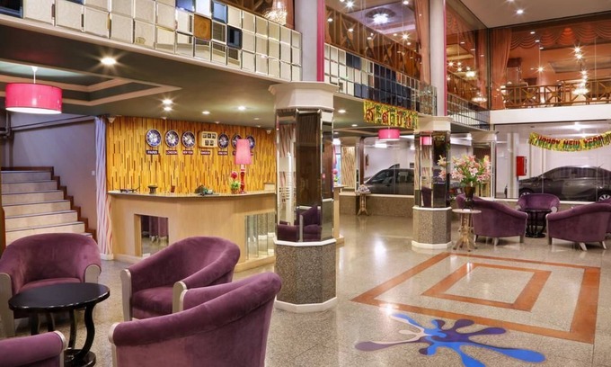 Nong Pa Khrang Hotel | Budget-Friendly Highway Hotel with Family Amenities & Dining