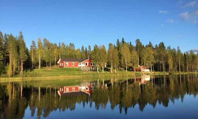 Sotkamo Villa | Cozy Villas in Finland with Private Beach and Ocean View