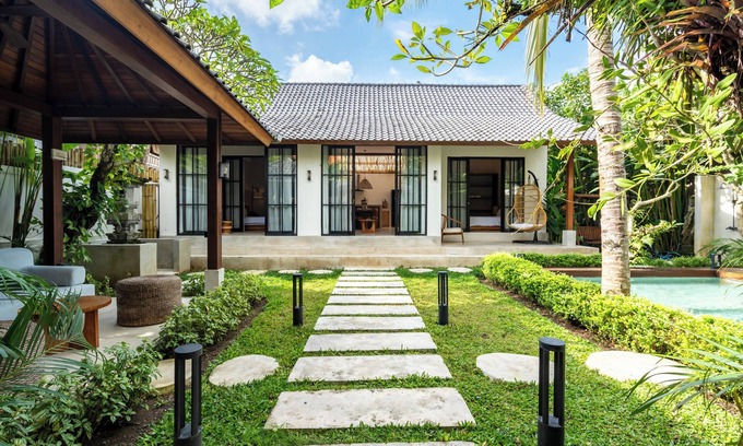 Kutuh Kaja Villa | Elegant Hijau Villa: Private Pool & Ocean View Getaway