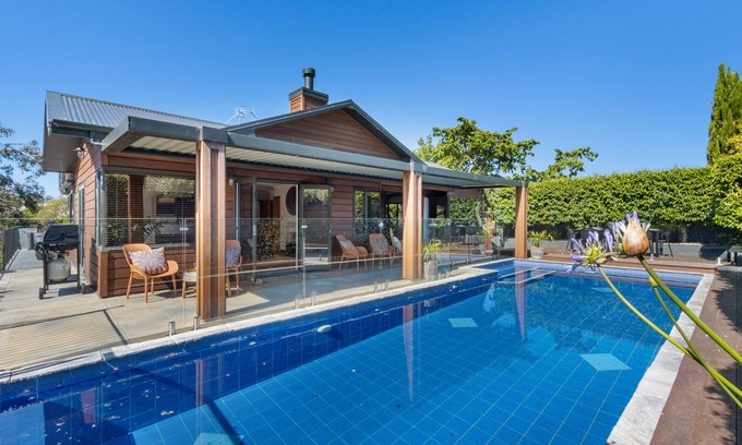 Havelock North House | Hikanui Haven - Ideal Family Retreat in Havelock North