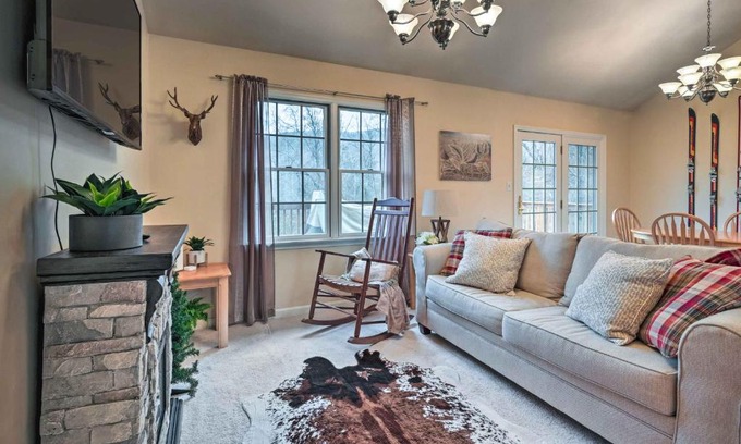 Mercersburg House | Cozy Ridgetop Retreat - Steps from Hiking & Biking Trails