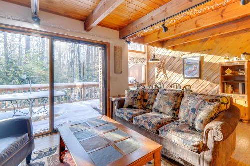 North Conway House | Cozy North Conway Townhome with Deck and Home Office