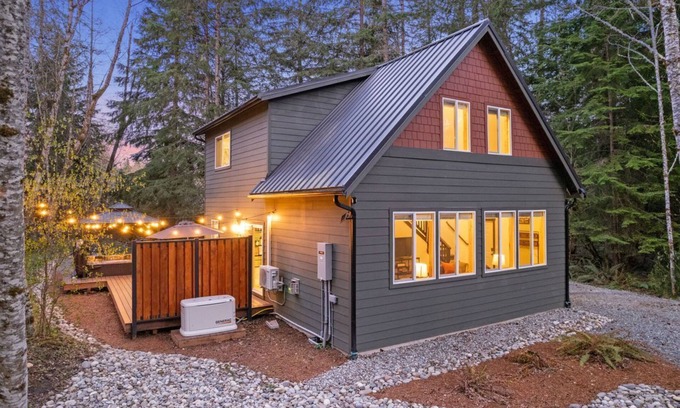 Ashford Cabin | Hikers Haven Mt Rainier