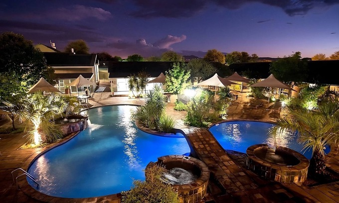 Windhoek House | Hiking at Daan Viljoen Game Reserve! Swimming Pool, Minutes to Maerua Mall!
