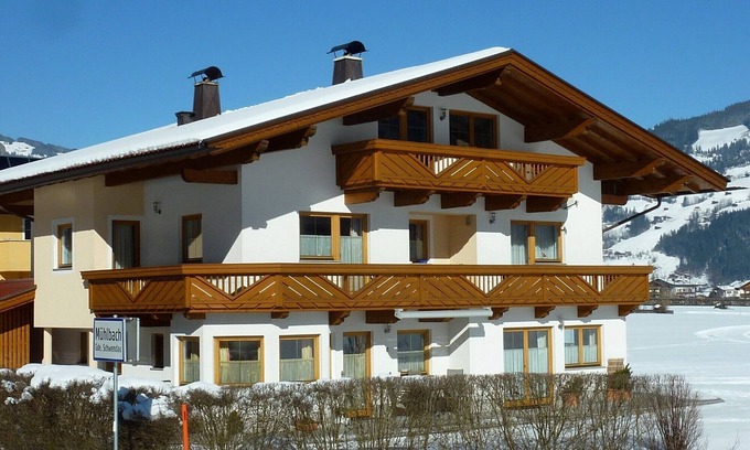 Hoarberg Apartment | Explore Nature: Hiking & Cycling with Spa and Hot Tub