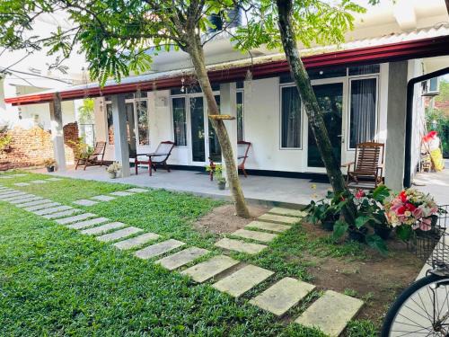 Ambalangoda Bed & Breakfast | Hikka luna hikkaduwa
