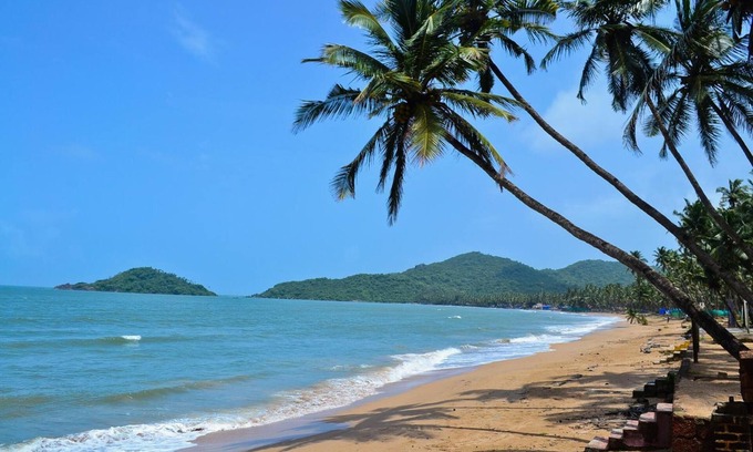 Palolem House | Idyllic Hilias Retreat: Guest Rated 9.8 with Family Amenities