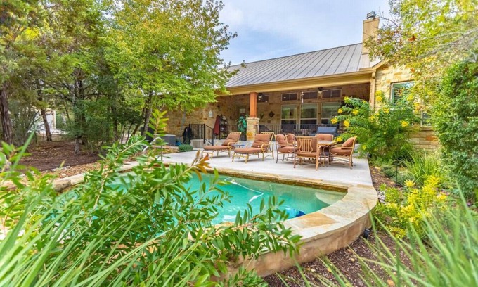 Austin House | Pet-Friendly Hill Country Ranch Home with Heated Pool & Views