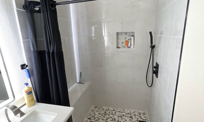 San Marcos House | Relax in Hill Country Haven: Family & Pet-Friendly Retreat