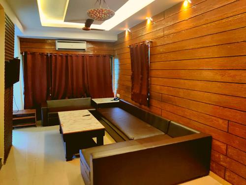 Lonavala Hotel | Relax at Hill Forest Resort with Ocean View & Pool Access