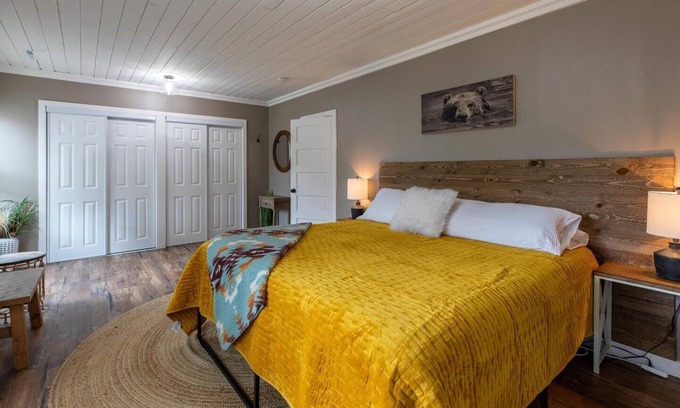 Minocqua House | Hill Hideaway Cottage Unit 2: Guest Rated 9.6 & Lake Views