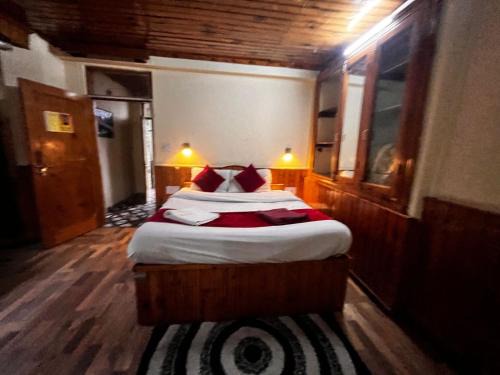 Budaun Hotel | Hill Top Heaven