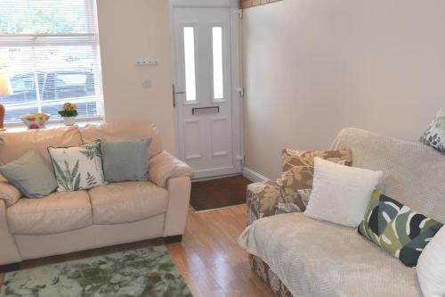 Bala House | Hill View Cottage: Pet-Friendly Retreat with 9.1/10 Rating