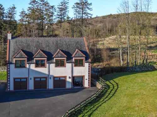Dalbeattie House | Hill View