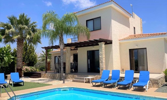 Kouklia Villa | Hill View Villa 5: Guest Rated Perfection with Pool & Breakfast
