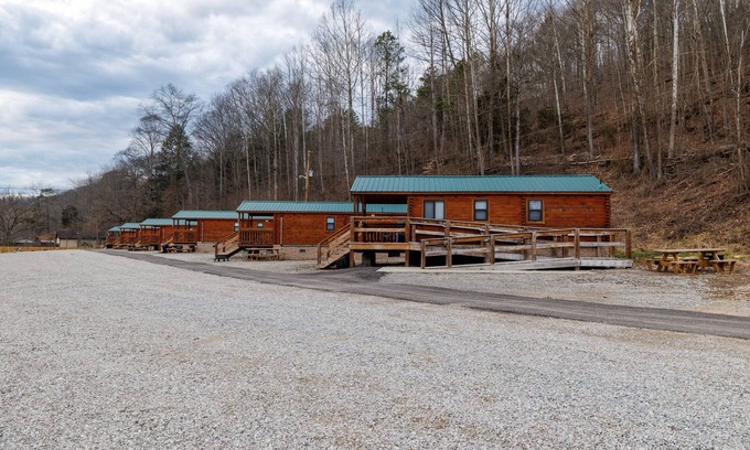 Sod Cabin | Hillbilly Rockin' Rt 3 Cabins - Ivy Branch Trailhead