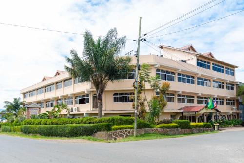 Nakuru Hotel | Relax at Hillcourt Resort and Spa: Pool, Hot Tub & More