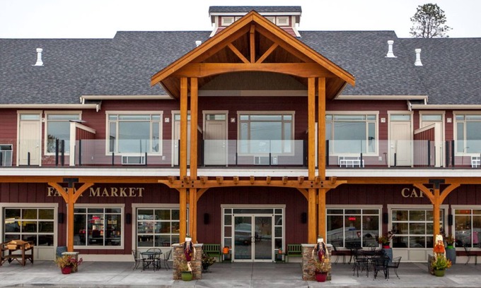 Black Mountain Bed & Breakfast | Experience Hillcrest Farm Market B&B: Guest Rated 9.6/10