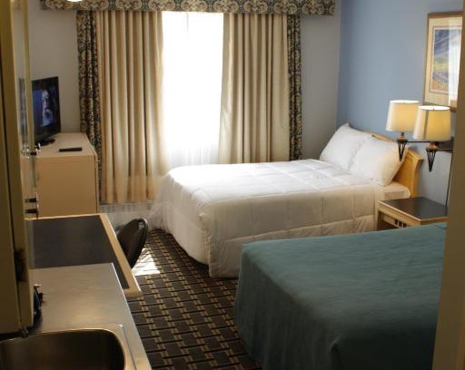 Swan Hills Hotel | Inviting Hillcrest Motel: Pet Friendly with Great Amenities