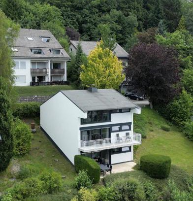 Niedersfeld House | Discover Hillebachsee: Family-Friendly 4-Star Retreat