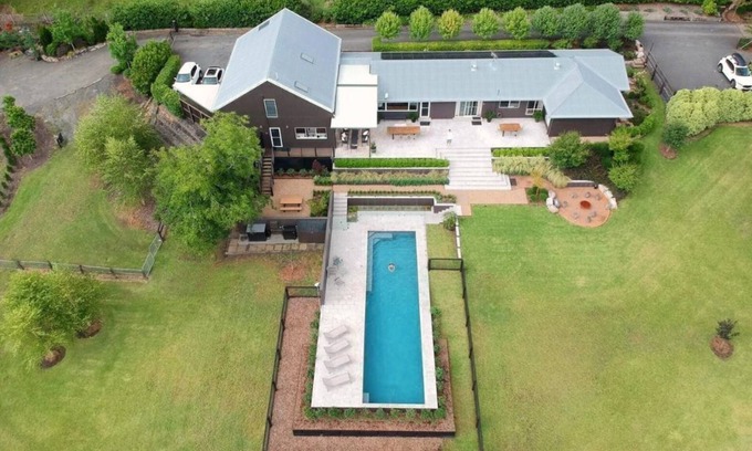 Broughton Vale House | Hillgate: Award-Winning Berry Country Estate with Pool