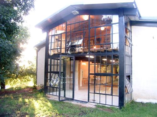 Lions River House | Experience Hillhouse Accommodation with Oceanfront Views