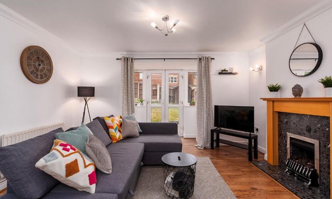 Mexborough Apartment | Hills Close: Family-Friendly Retreat with High Guest Ratings