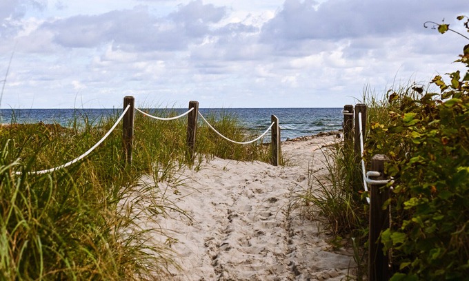 Hillsboro Beach Hotel | Explore The Hillsboro powered by Sonder with Pool & Spa