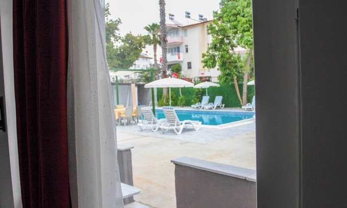Kemer Mahallesi Apartment | Pet-Friendly Hillside Apart House with Oceanfront Views