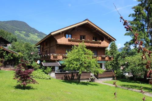 Fuegen Apartment | Family-Friendly HILLSIDE Apartments Pircher with High Ratings