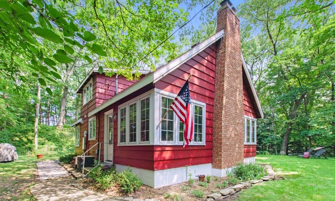 Michiana House | Relaxing Hillside Cottage with Hot Tub & Family-Friendly Vibe