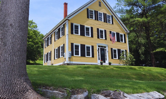 East Swanzey Other | Hillside Haven: Guest Rated 10/10 with Pool & Spa