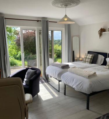 Omagh House | Idyllic Hillside Hideaway: Guest Rated 10/10, Family Friendly