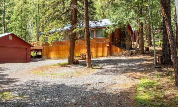 Greer Cabin | Hillside Hideaway: Highly Rated Retreat with Pet-Friendly Options