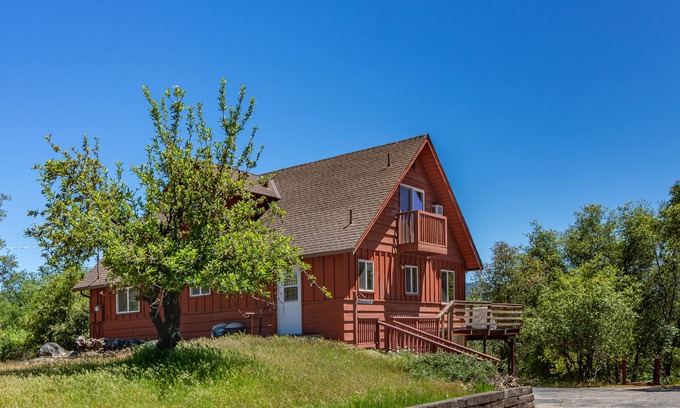 Oakhurst House | Relaxing Hillside Home with Private Pool and Cozy Fireplace