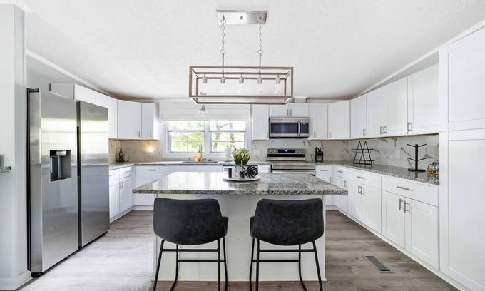 Mount Mourne House | Lakefront Retreat: Family Fun & Private Dock at Hillside LKN