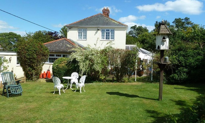 Odstock Bed & Breakfast | Hillside Self Catering: Family-Friendly Retreat Awaits