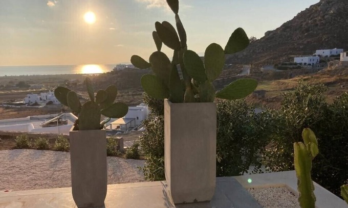 Mikri Vigla Villa | Seaview Hillside Villa in Mikri Vigla with Pool & Spa
