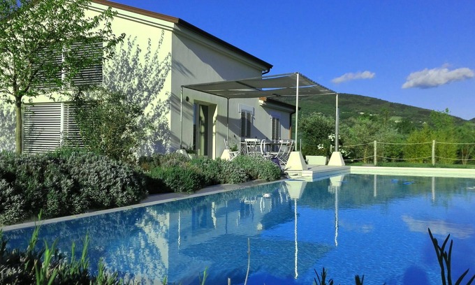 Sassoferrato Villa | Idyllic Hillside Villa with Pool, Jacuzzi & Spa - Frasassi
