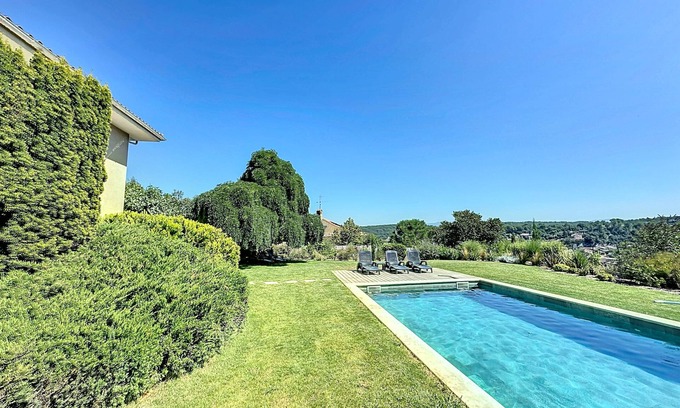 Carces Villa | Inviting Hillside Villa with Private Pool Near Carces Village