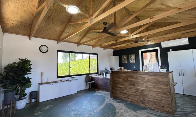 Hillston Hotel | Pet-Friendly Hillston Motel with Delicious Breakfast Options